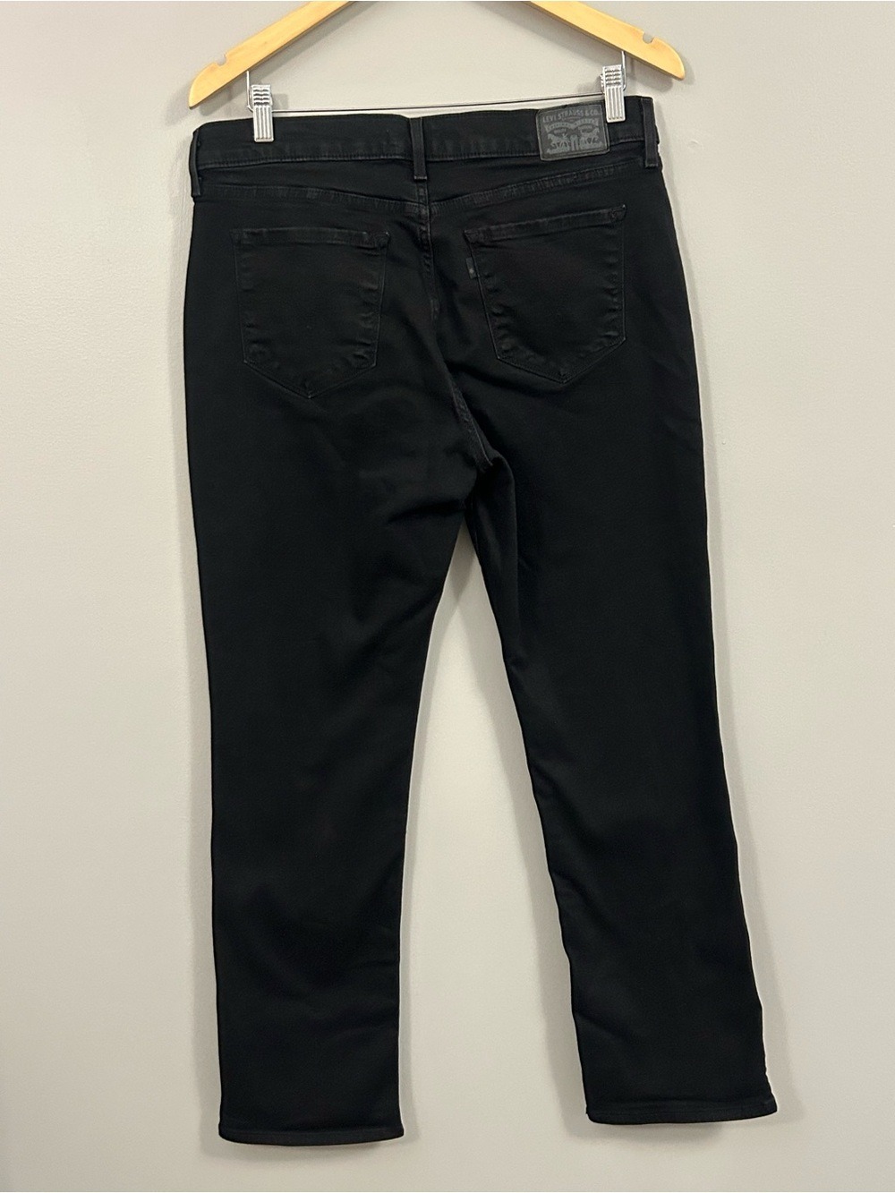 Levi's Women's Classic Straight Black Skinny Jeans Size 12 - Picture 3 of 8